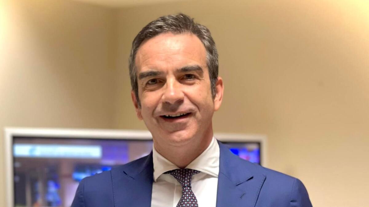 Calabria - Occhiuto torna al lavoro «ma solo per qualche ora» e ricorda l'appuntamento col Capodanno Rai - 