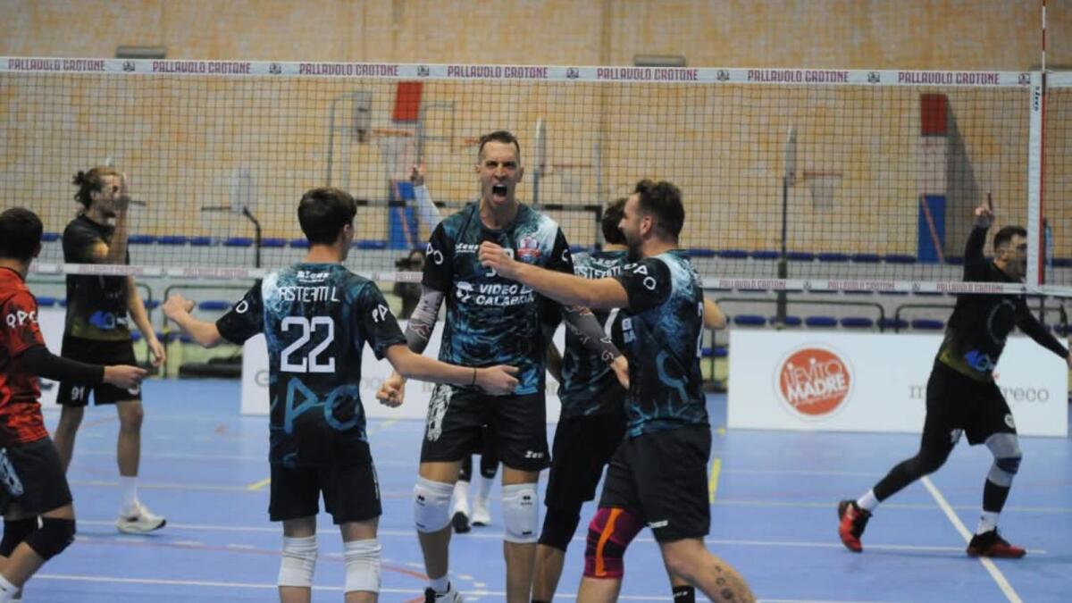 Pallavolo M | Serie C - Video Calabria  Crotone batte il Lamezia e conquista il 4 posto - 