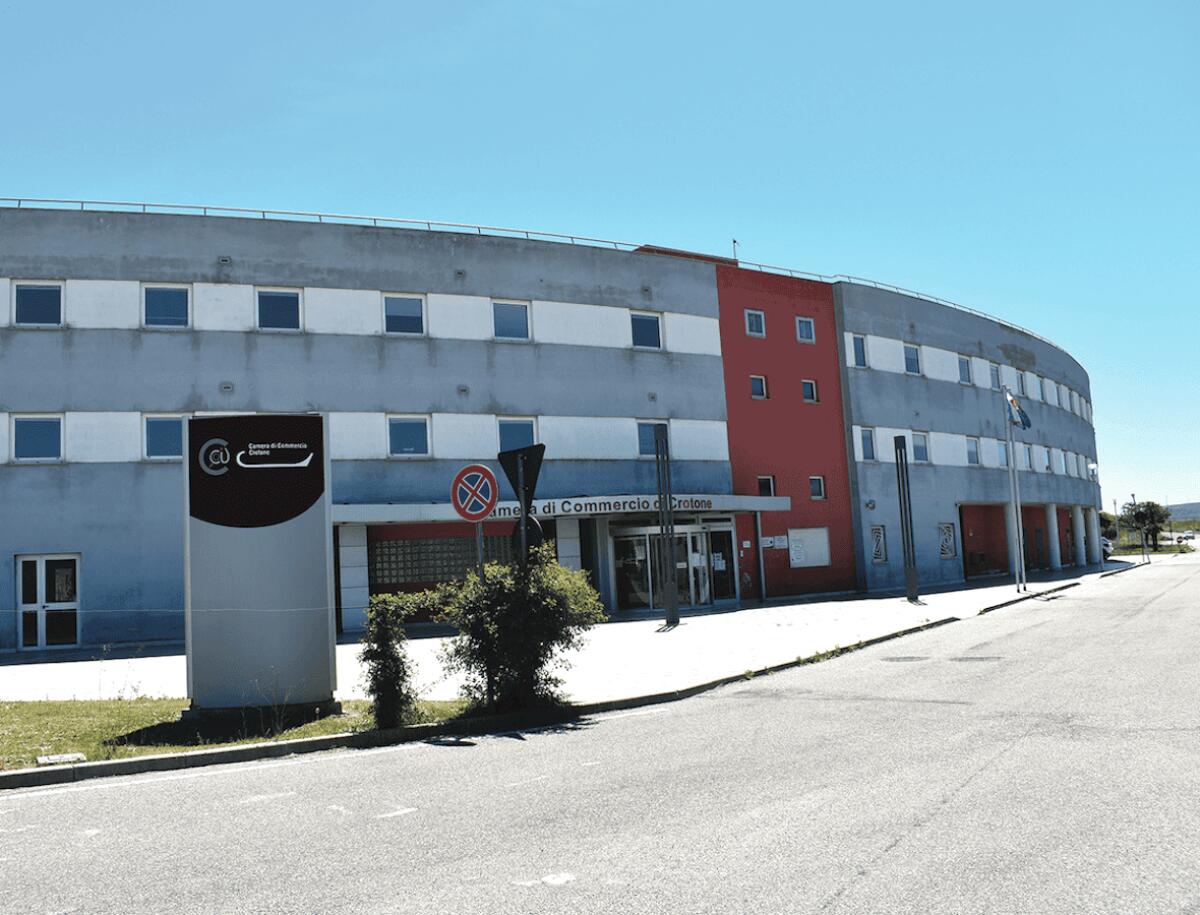 Bonifica di Crotone - Oggi il tavolo di confronto tra Eni e le forze vive della città - La sede della Camera di Commercio di Crotone