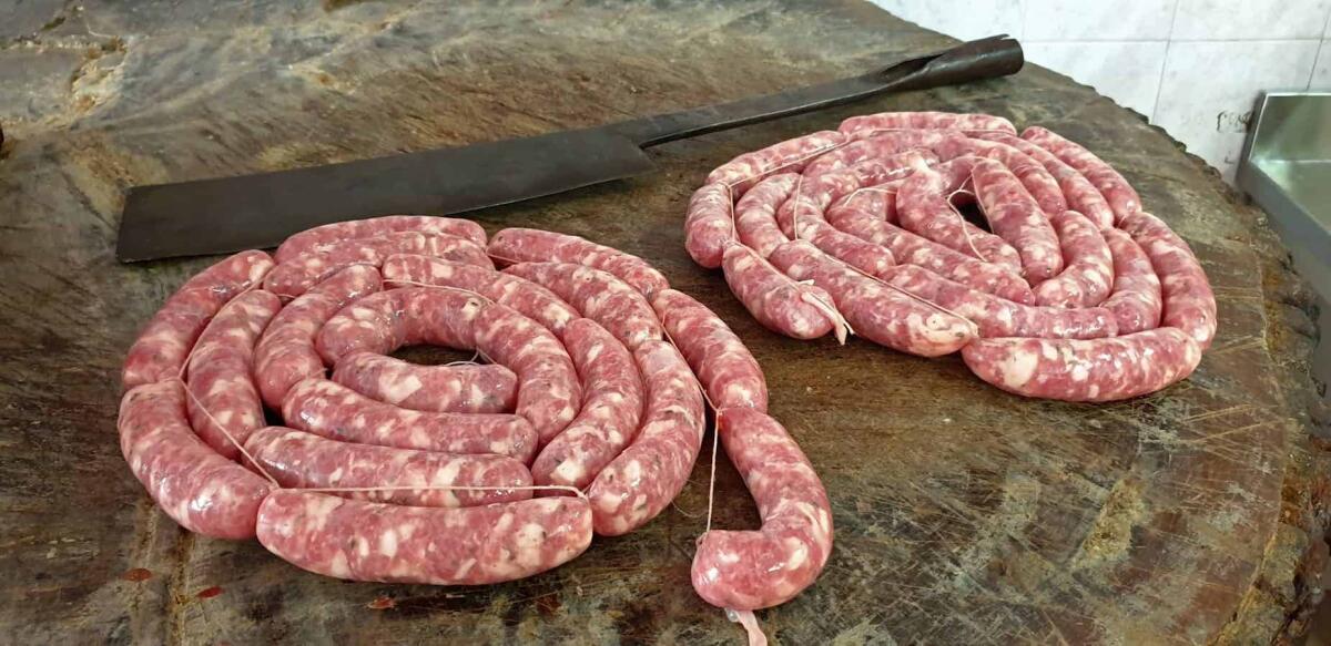 Un Morso al Sapore - Scopriamo la salsiccia al ceppo di Linguaglossa - 