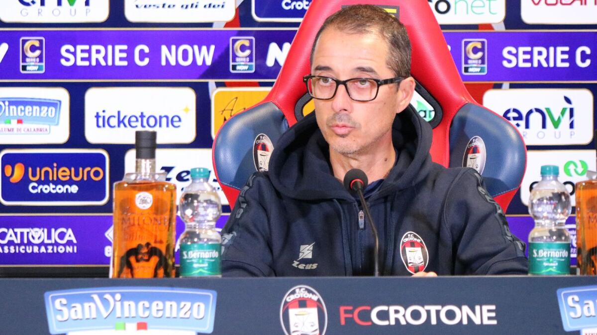 #TurrisCrotone | Mister Longo: «Chi sta a Crotone deve sapere dove si trova e ambire a restarci» - 
