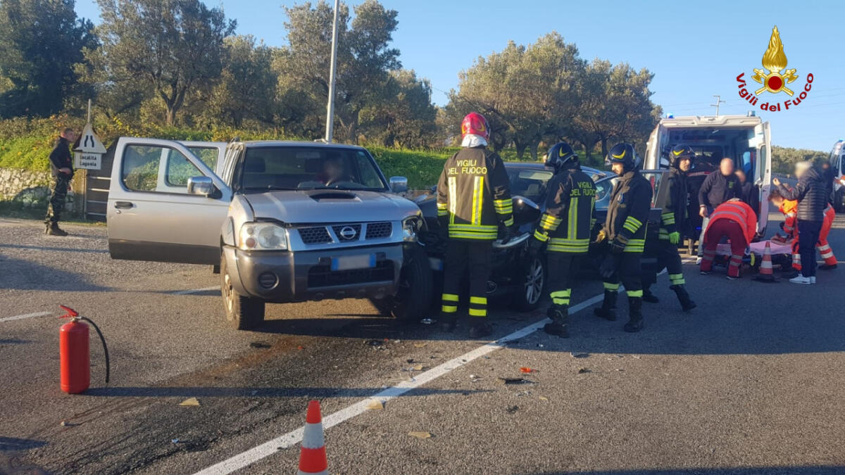 Calabria - Un altro incidente stradale, due auto coinvolte: cinque i feriti - 