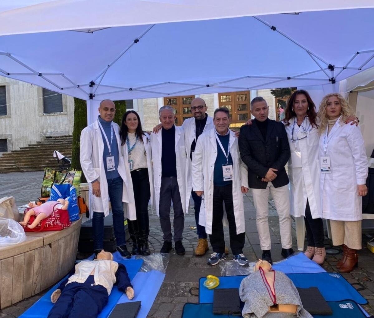 Cosenza -  Gli infermieri in piazza per la prevenzione - 