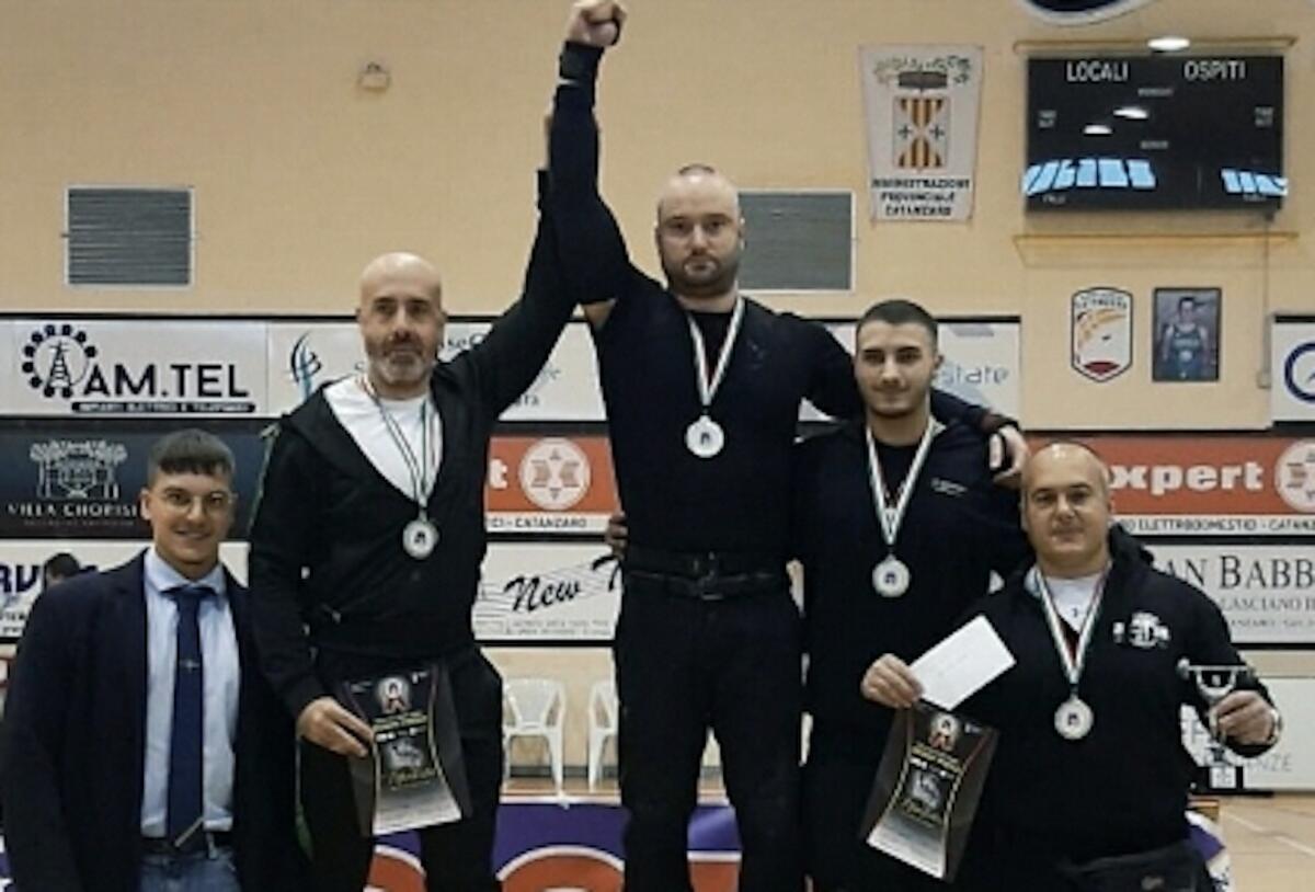 Powerlifting - Podio per il petilino Carmine Castagnino - 