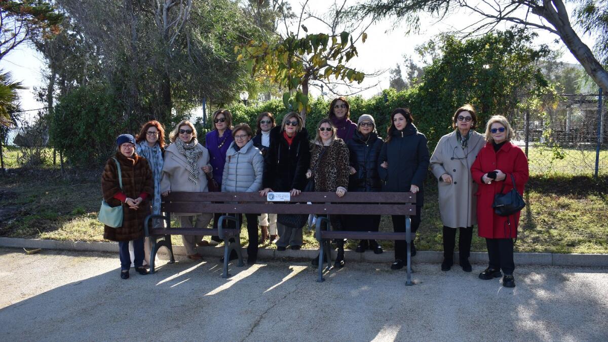 Crotone - Due panchine "inclusive" per un abbraccio collettivo a chi è più fragile (Foto Gallery) - 