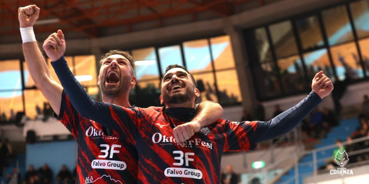 Calcio a 5 - Dimostrazione di forza della Pirossigeno contro lo Sporting Sala Consilina - 