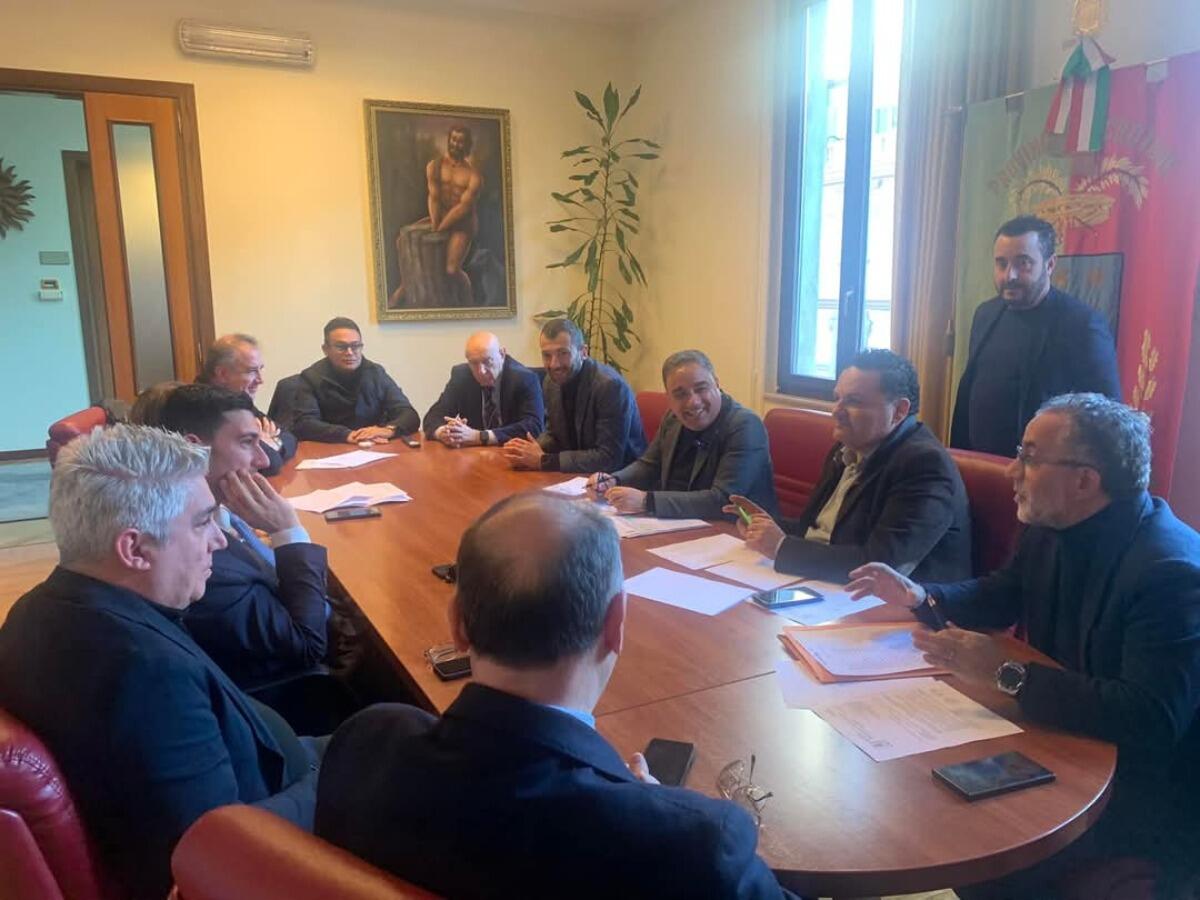 Crotone - Dimensionamento scolastico, ok a nuovi accorpamenti - 