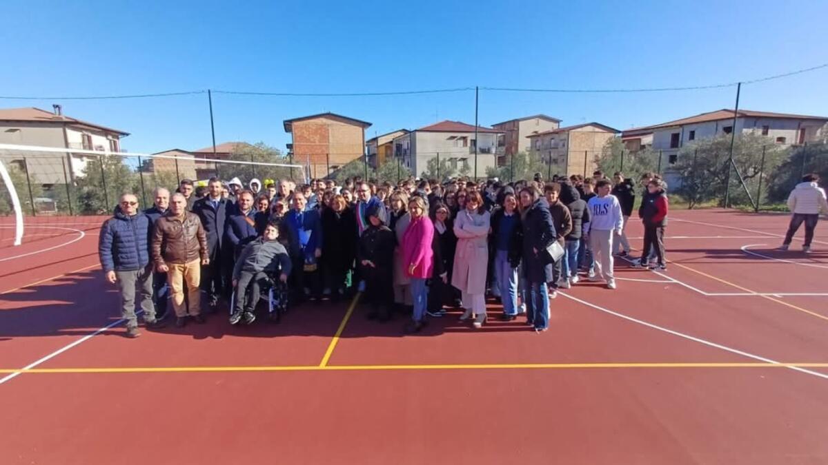 Nelle scuole del crotonese si inaugurano nuovi spazi per lo sport - 