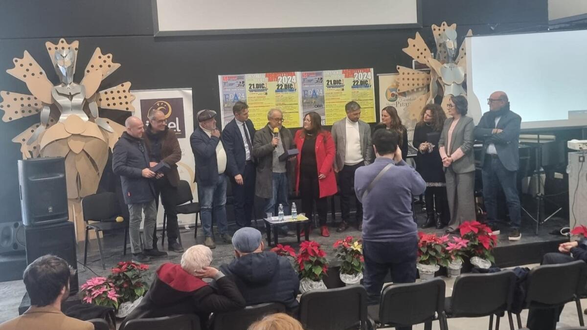 Crotone - Festa dell’Architettura e dell’Arte: un viaggio tra architettura, musica, letteratura, cinema, fotografia, pittura e scultura (Foto Gallery) - 