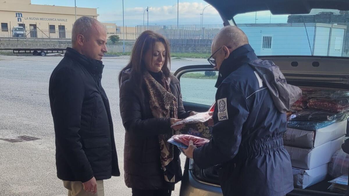 Calabria - Oltre 12mila capi di abbigliamento a Parrocchie ed enti del terzo settore - 