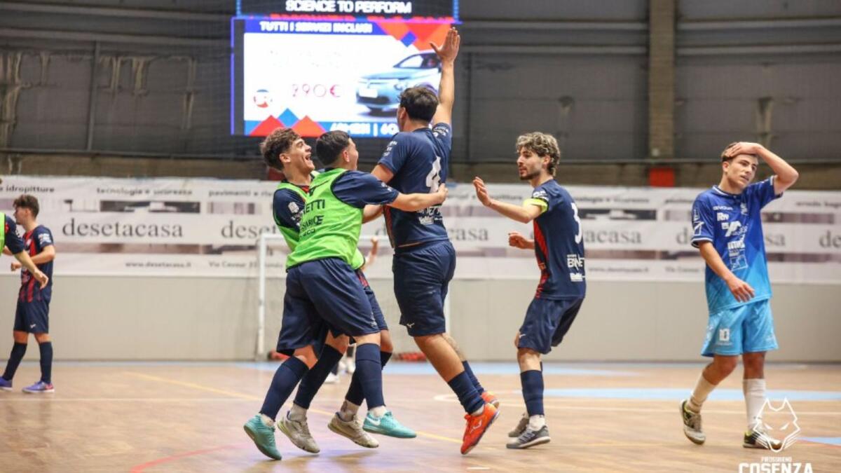 Calcio a 5 - Show dei lupacchiotti! Battono 6-0 la Futura e consolidano il primato - 