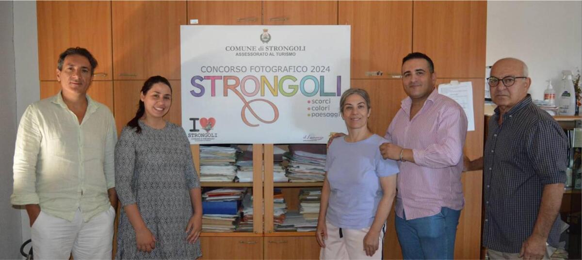 Venti Fotografi con cento foto per raccontare Strongoli -