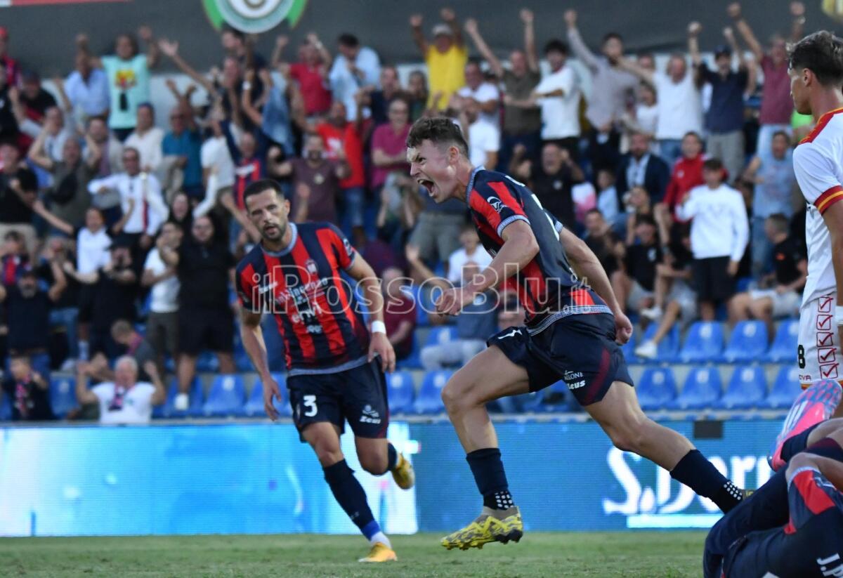 Serie C/C | Crotone Calcio - Oviszach: «Non mi voglio accontentare e non mi voglio fermare» - 