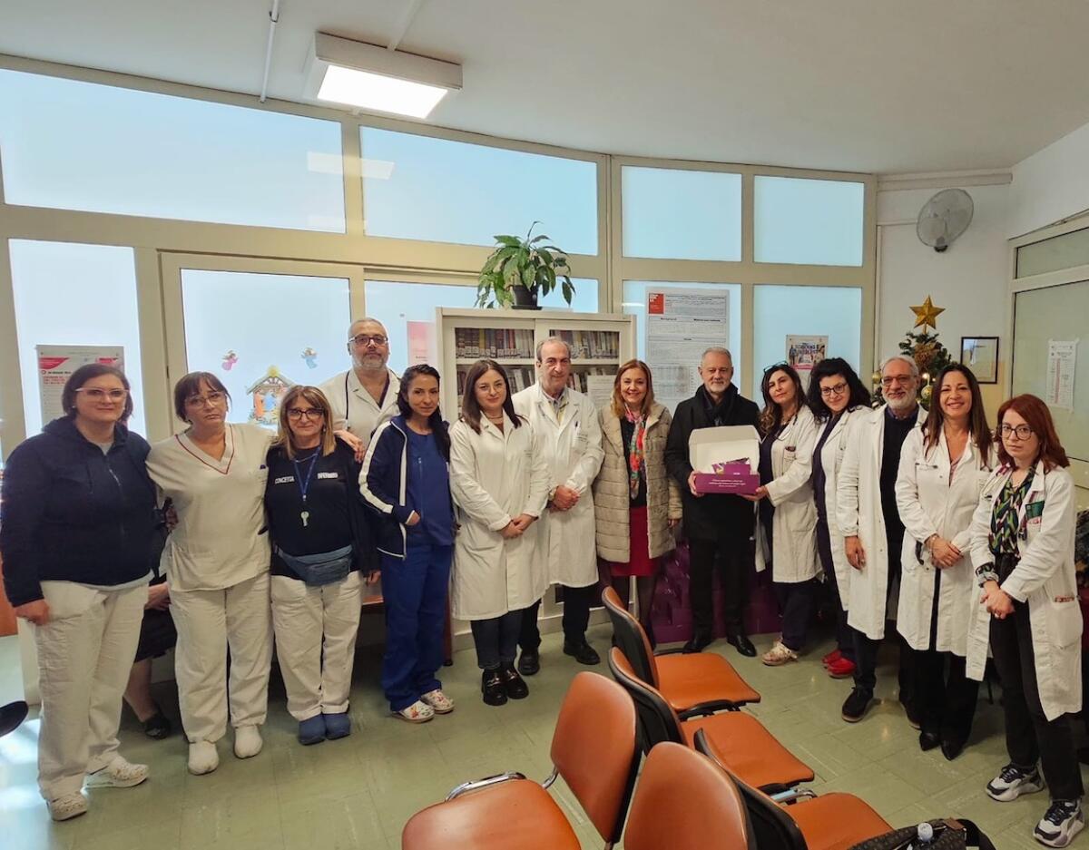 Crotone - I cofanetti di Jaja dell'associazione Jole Santelli donati ai pazienti oncologici - 