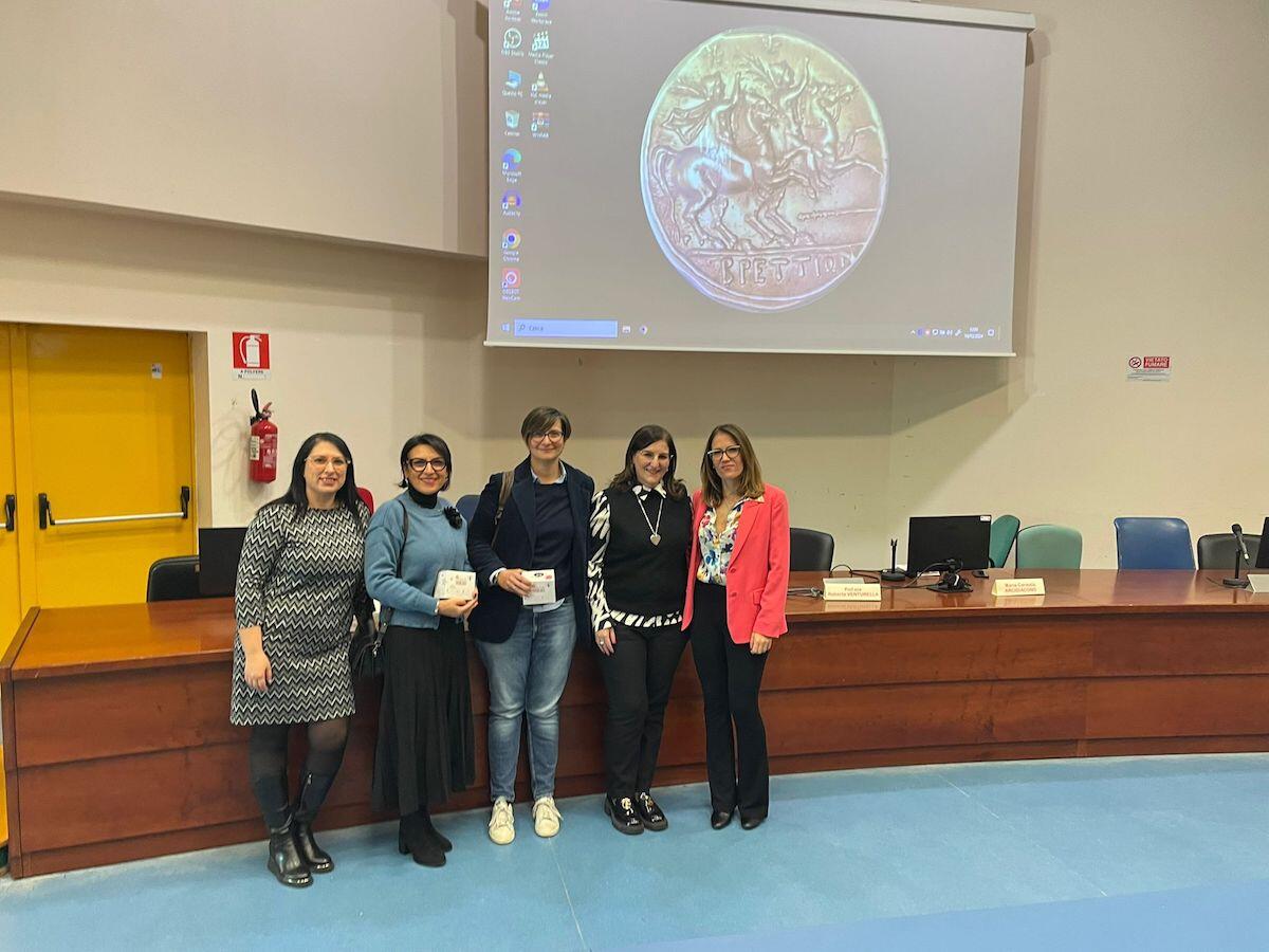 Conoscere l’endometriosi per accorciare la diagnosi, conferenza pubblica all'UniCZ - 
