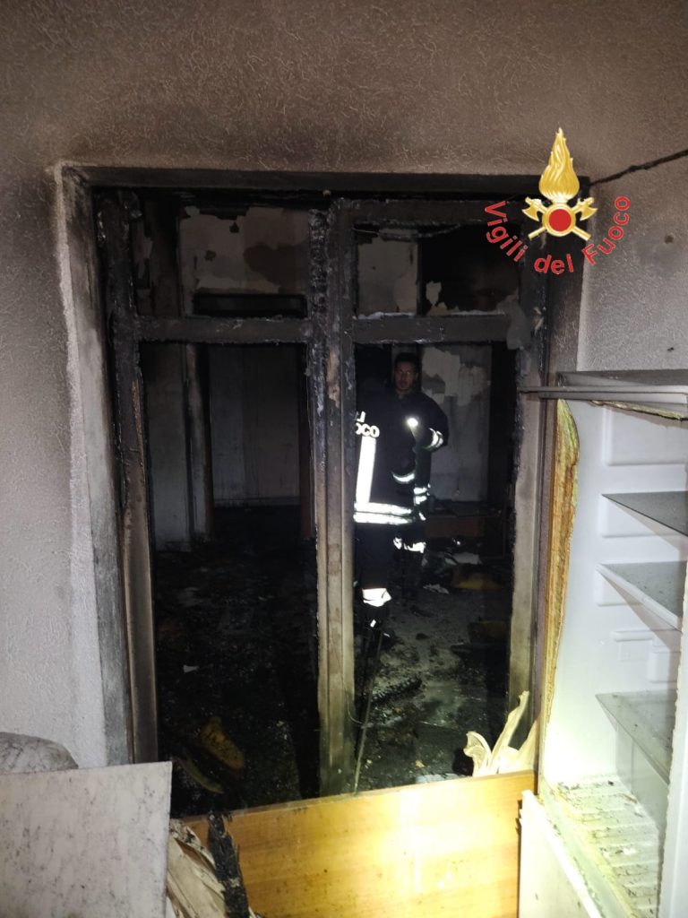 Incendio appartamento Le Castella
