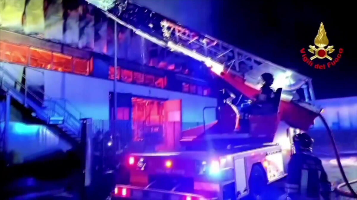 Como, incendio in azienda di metalli. Fuoco spento nella notte - 