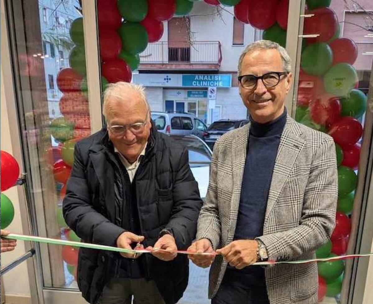 (Video) Riapre il Sisa su via Roma: «Investiamo ancora in Calabria e a Crotone» - 