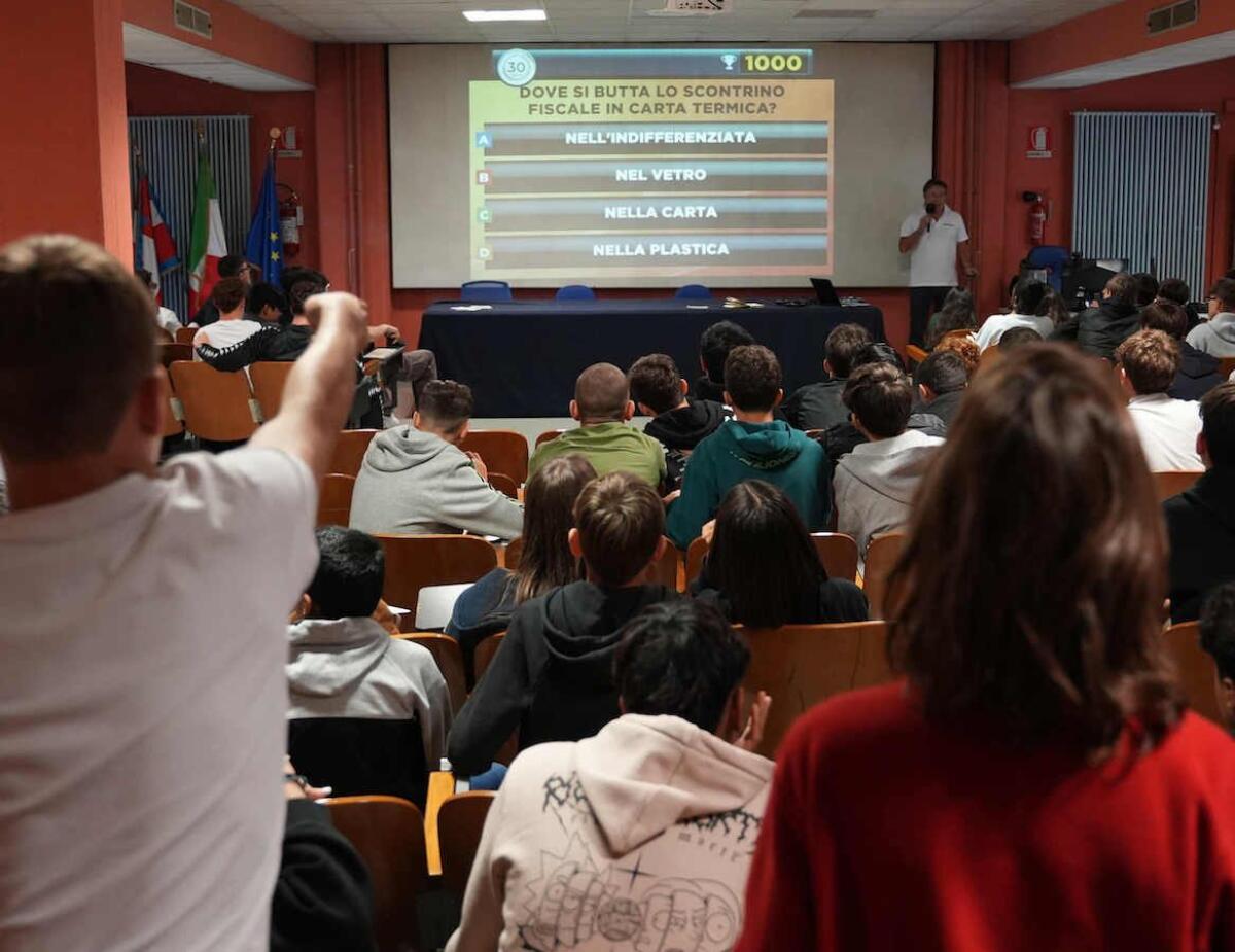 Crotone - Il Filolao e il Lucifero-Barlacchi brillano con il green game e volano alle finali nazionali - 