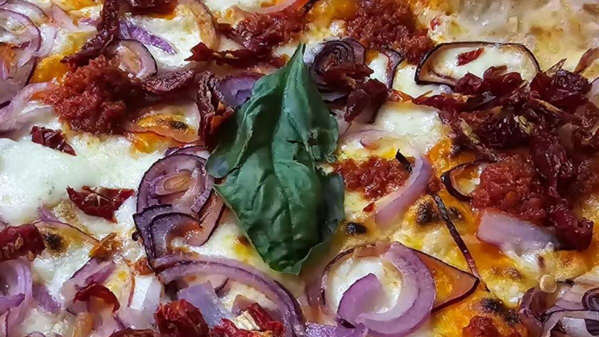Le Vie del Gusto - Una pizza in Sila dedicata alla Calabria con Nduja, cipolla di Tropea - 