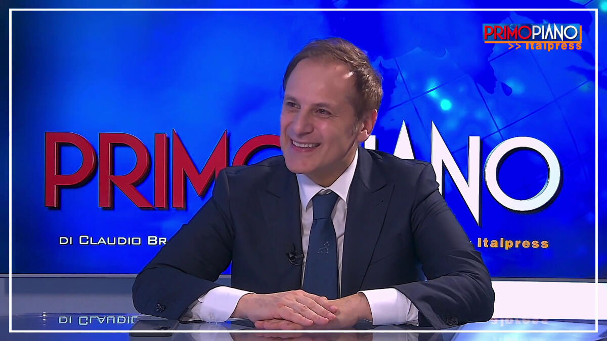 Siri "Rischioso delegare troppe funzioni all'algoritmo" - 