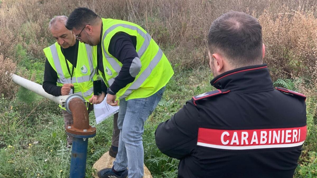 Crotone - Furti d’acqua, danni condotta idrica e manomissione hydropass: fenomeni aberranti - 