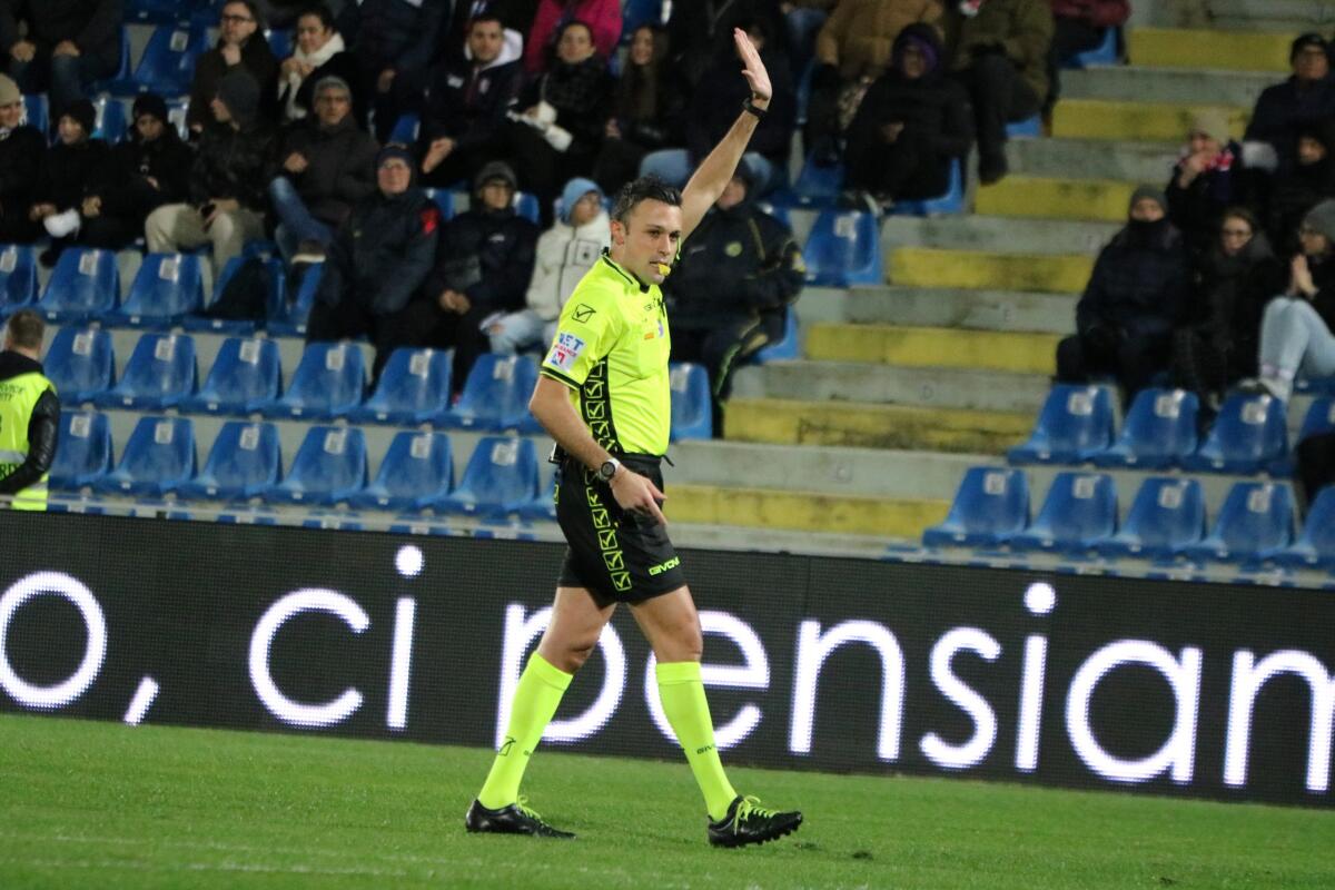 #CrotoneCavese - Dirige l'incontro il signor De Angeli di Milano - 
