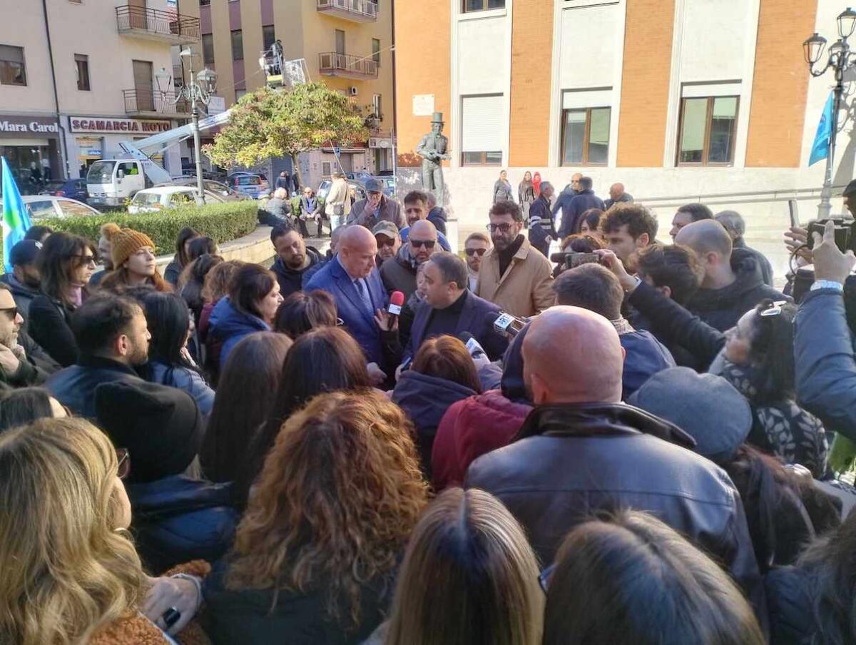 Crotone - Occhiuto al telefono con gli ex Lap Abramo: «Presto sarò a Crotone con una soluzione» - 