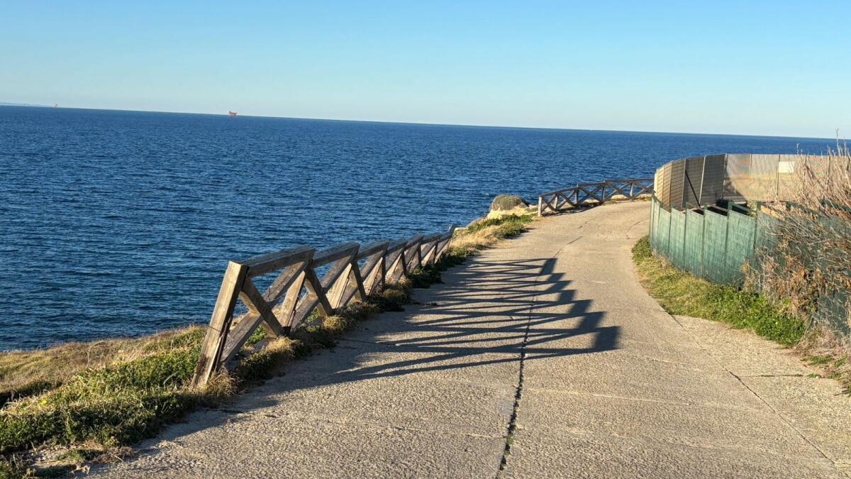 Crotone - A Capo Colonna un ingresso che invita ad andare via (Foto Gallery) - 