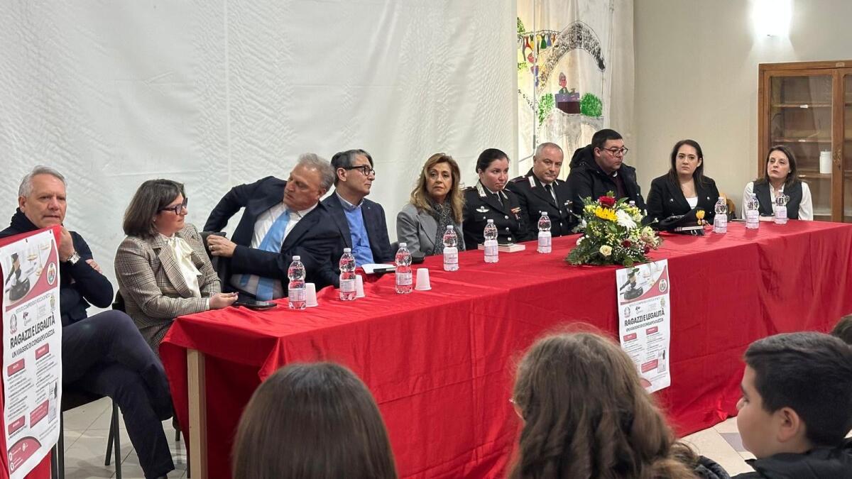 Rocca di Neto - Con "Il coraggio di Rosa" il cambiamento sociale parte dalle scuole - 