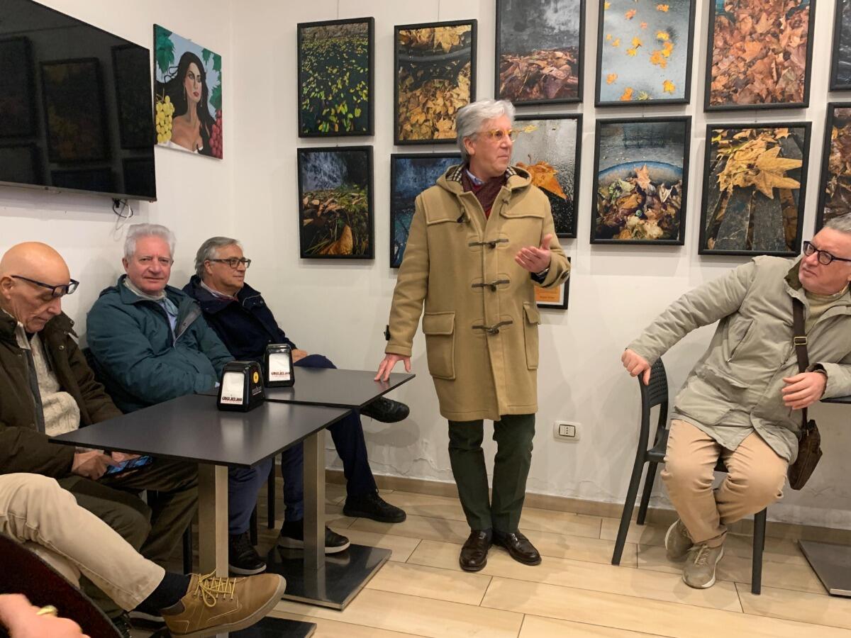 Crotone - Felice Troilo inaugura la sua mostra fotografica "My melancholic side” - 