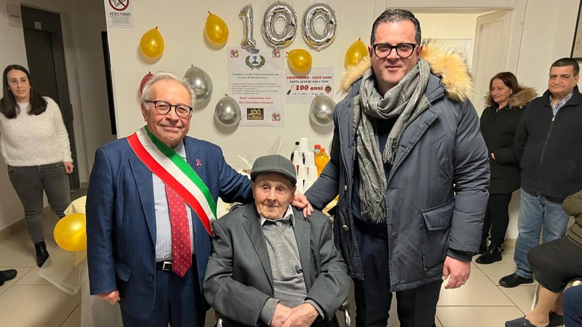 Mandatoriccio - Una comunità in festa per i cento anni di nonno Cristofaro - 