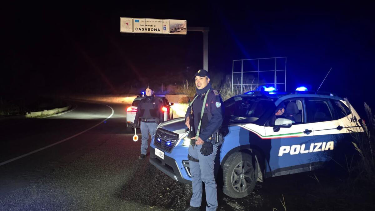Casabona - Controlli straordinari della Polizia per reprimere lo spaccio - 