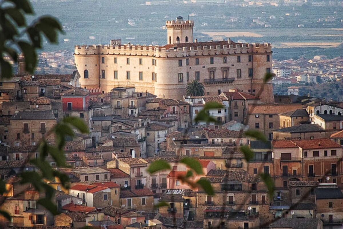 Corigliano-Rossano tra le città più brutte d'Italia? L'opposizione attacca il sindaco Stasi - 