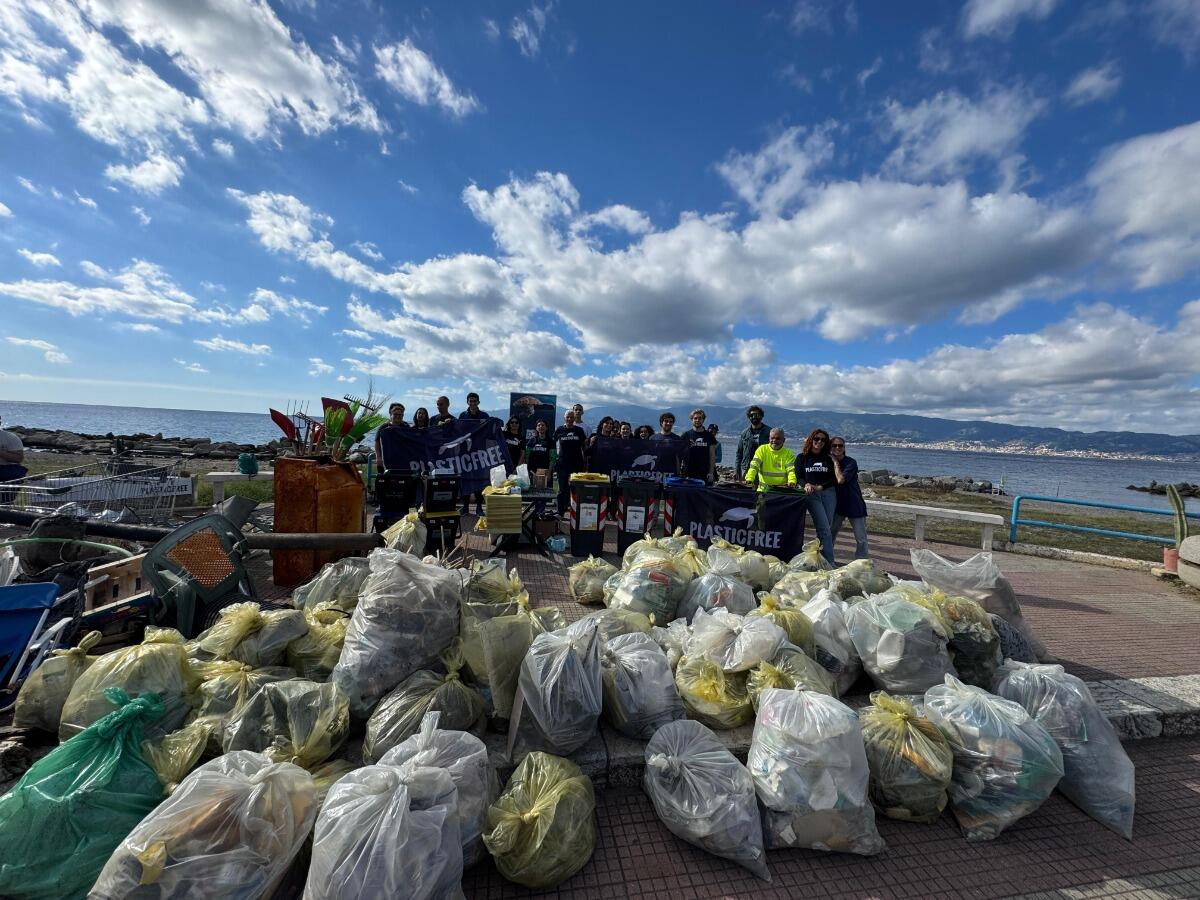 Nel 2024 in Calabria raccolti oltre 45 kg di plastica e rifiuti in spiagge e aree pubbliche - 