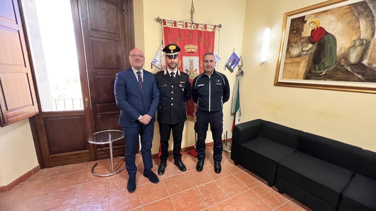 Zumpano accoglie il nuovo Comandante dei Carabinieri di Celico - 