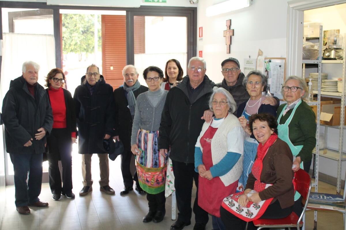 Crotone - L'Anioc sostiene la Mensa dei poveri, donati generi alimentari - 