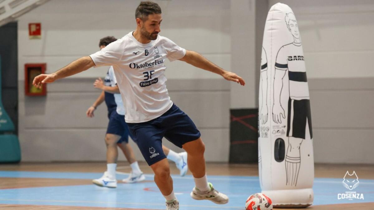 Calcio a 5 - Venerdì primo match dell'anno per la Pirossigeno Cosenza - 