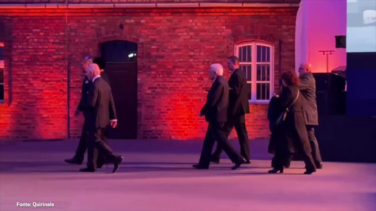 Il presidente Mattarella ad Auschwitz per 80 anni liberazione - 