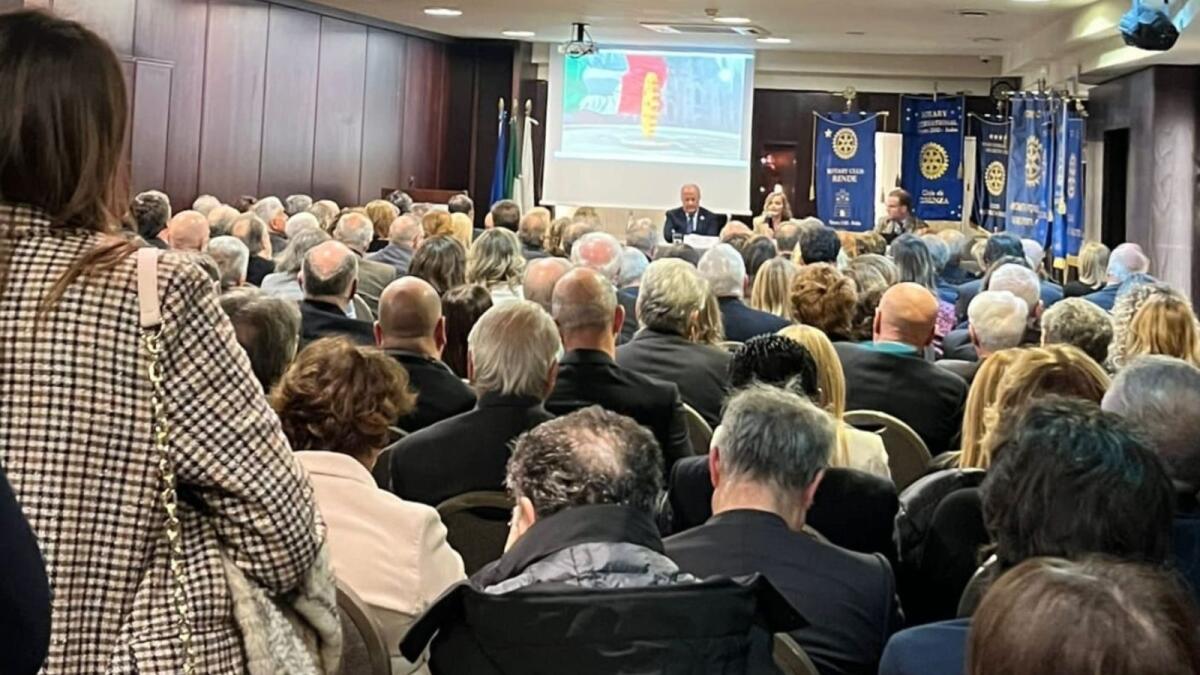 Rende - Bagno di folla del Rotary Club per accogliere il nuovo Governatore Dino De Marco, - 