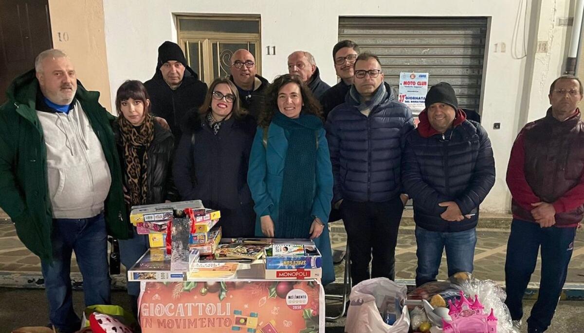 Roggiano Gravina - Successo per l'iniziativa solidale "Giocattoli in Movimento" -