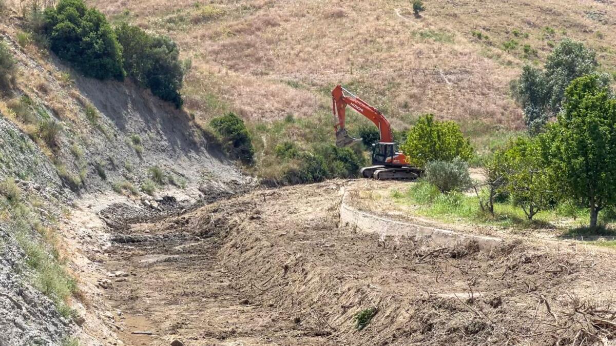 Discarica di Scala Coeli, la Commissione Ue dà ragione all'europarlamentare Tridico (M5S) - 