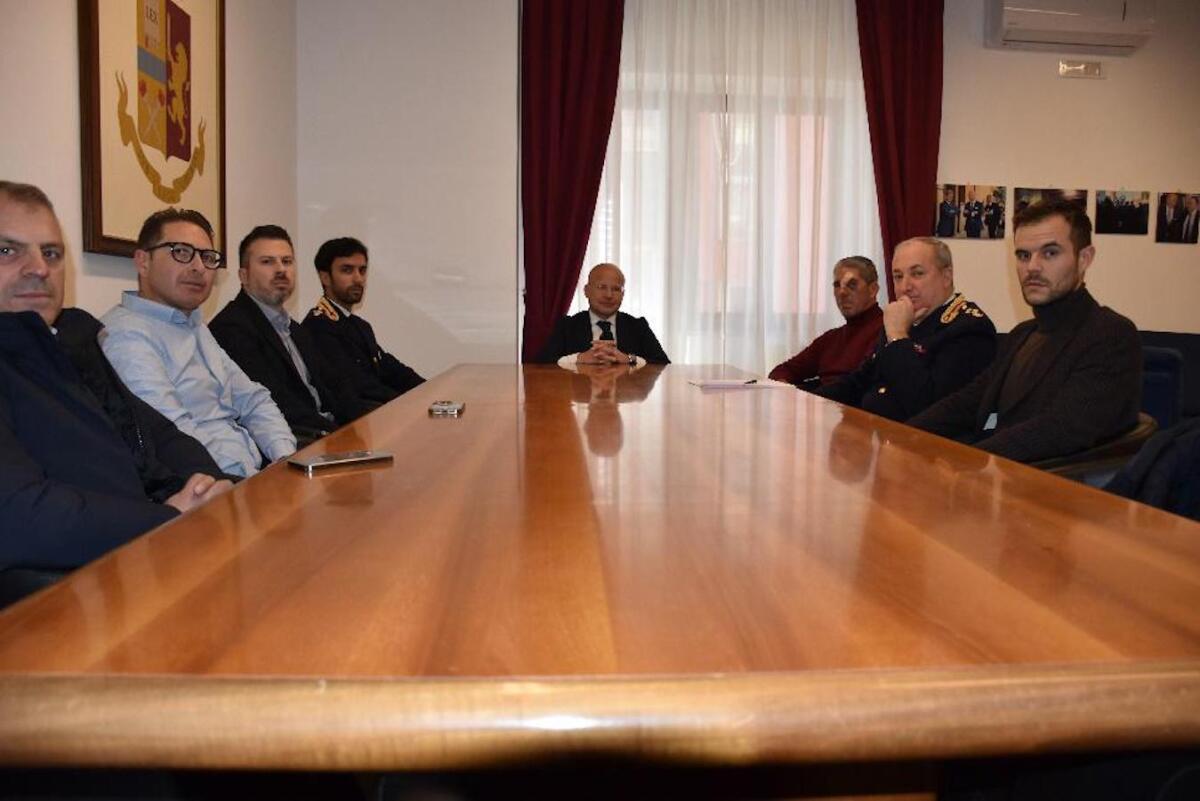 Crotone - Il Questore incontra l'autista di Romano aggredito ieri - 