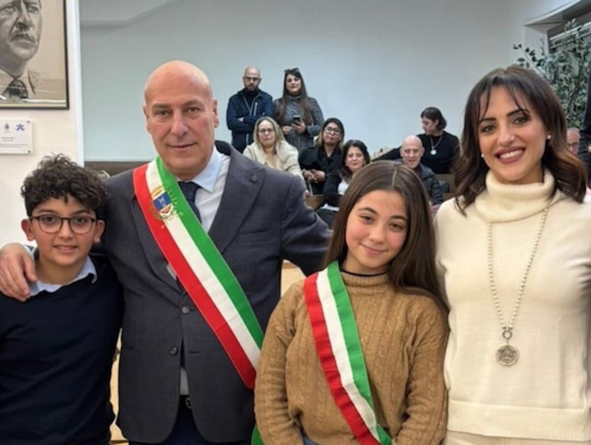 La dodicenne Antonella Funaro è la "baby" sindaca di Crotone - 