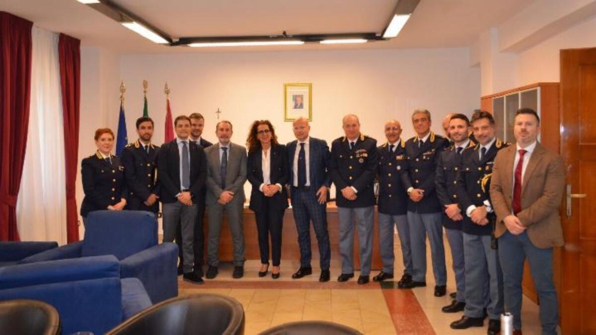 Crotone - Wanda Ferro e Gratteri fanno visita alla Questura - 