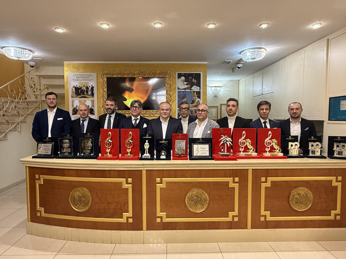 Crotone - Affidato, ambasciatore della nostra terra, presenta i premi del Festival di Sanremo - 