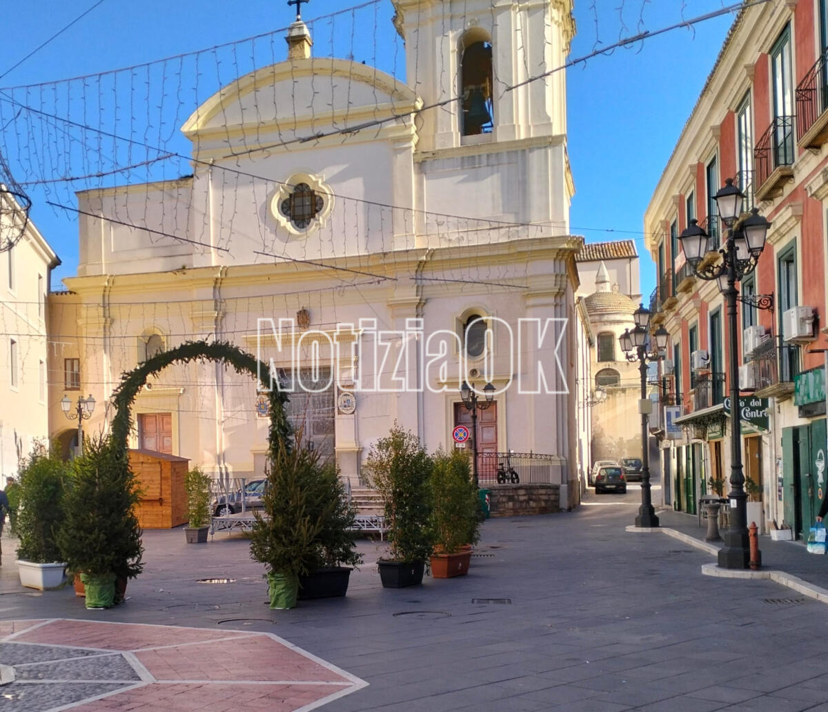 Crotone - La Befana si festeggia in piazza Duomo - 