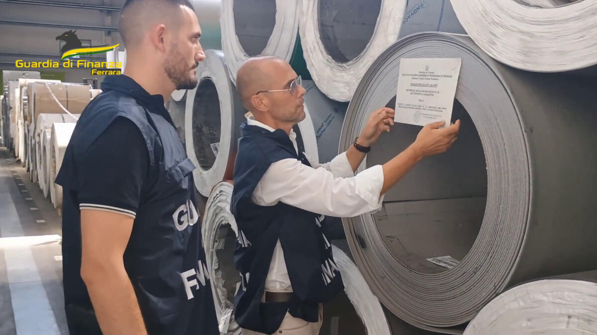 Azienda ferrarese evade dazi doganali, sequestro da 950 mila euro -