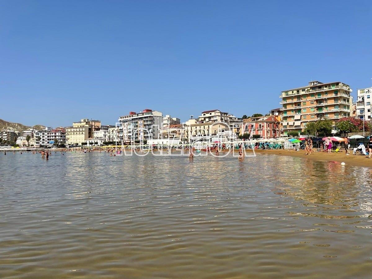 Crotone - Cogliere l'occasione del "mare d'inverno", allungando la stagione balneare - 