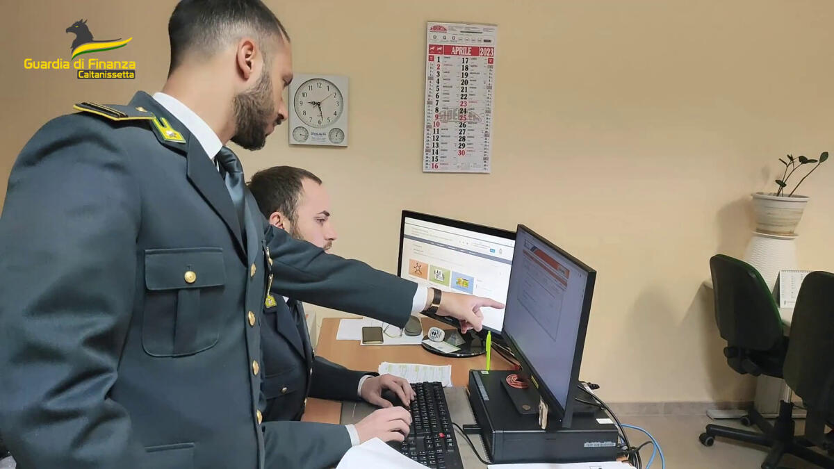 Caltanissetta, truffa su fondi digitalizzazione. Bloccati 300mila euro - 